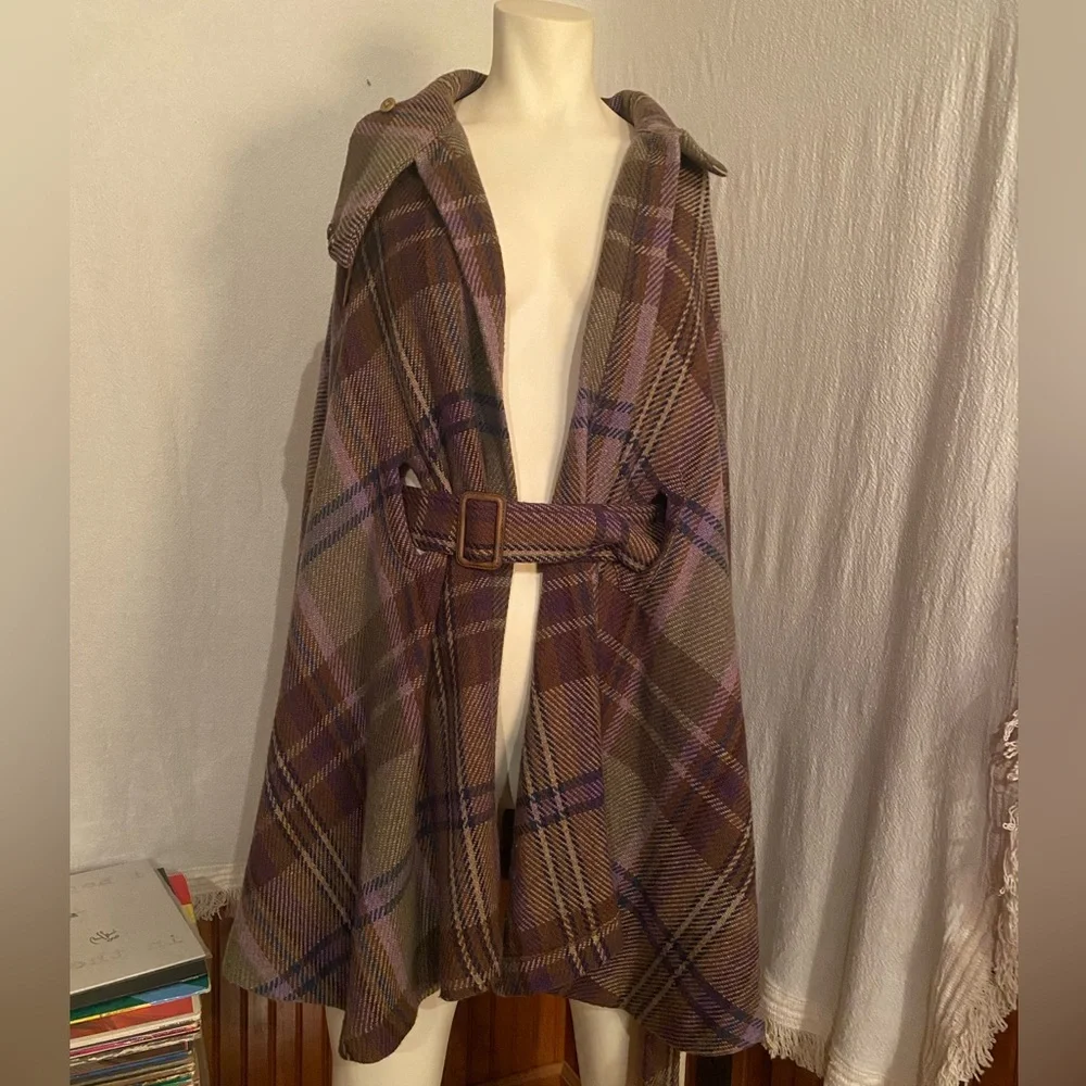 Ralph Lauren Belted Cape - Picture 9 of 10